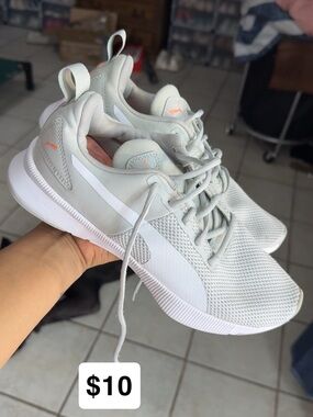 Puma Women's Light Gray and White Athletic Sneakers